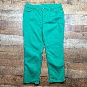 Chico's Bright Green So Slimming Girlfriend Crop Pants size 12P (Chico's 2P)